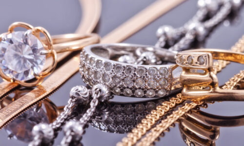 Prečo by ste mali investovať do kúpy šperkov