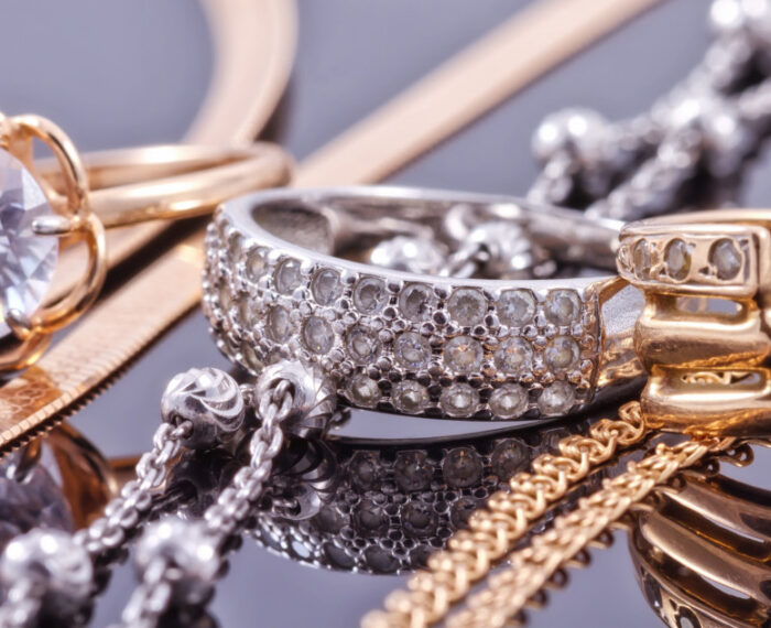 Prečo by ste mali investovať do kúpy šperkov